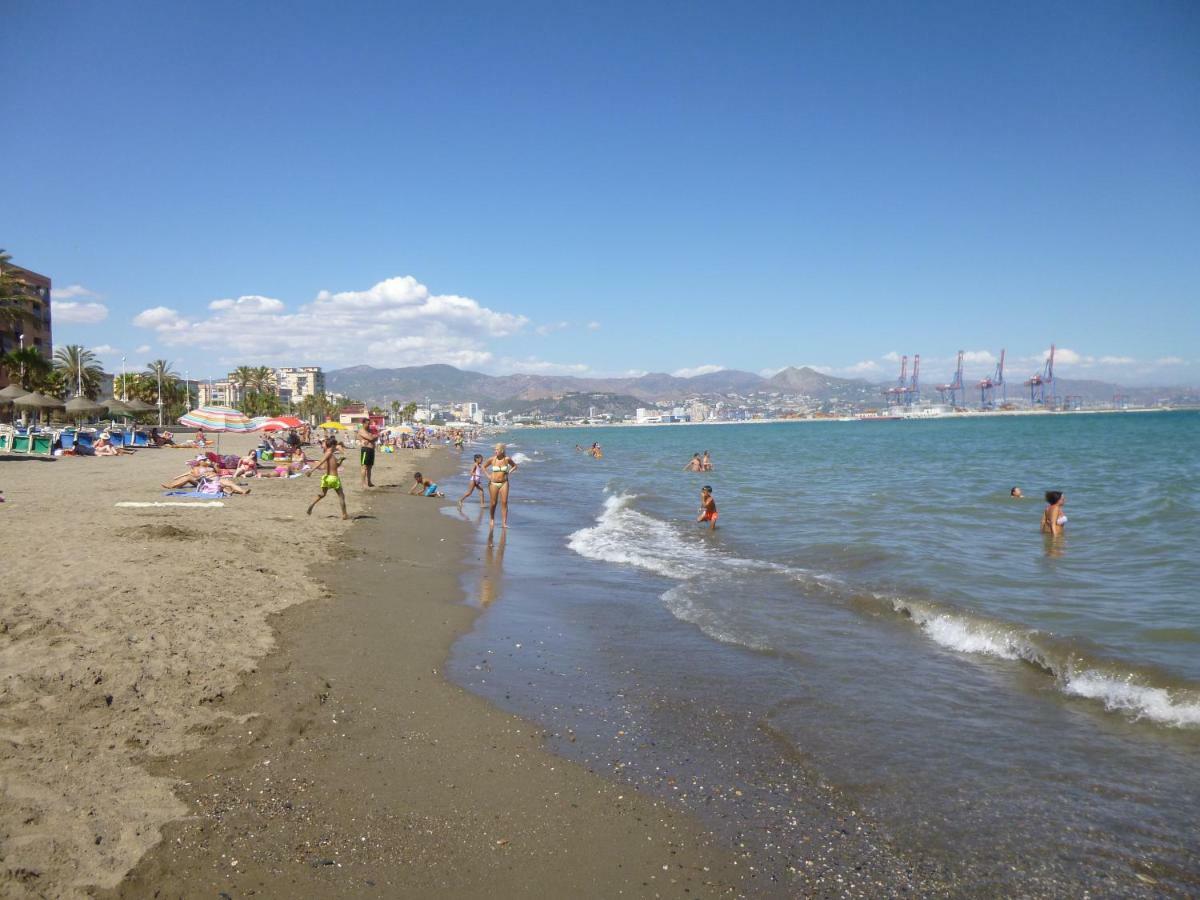 On The Beach! Frente Al Paseo Maritimo, Parking Y Piscina Малага Экстерьер фото