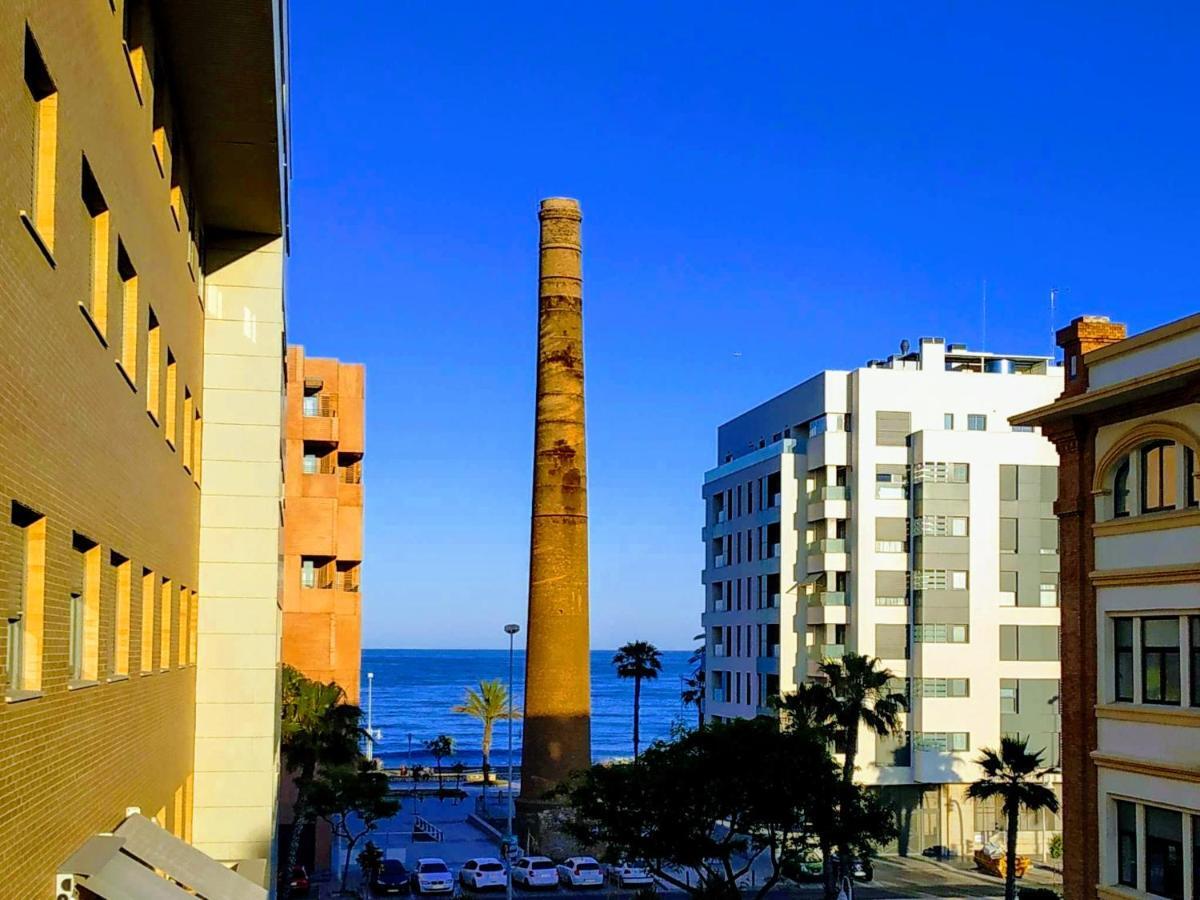 On The Beach! Frente Al Paseo Maritimo, Parking Y Piscina Малага Экстерьер фото